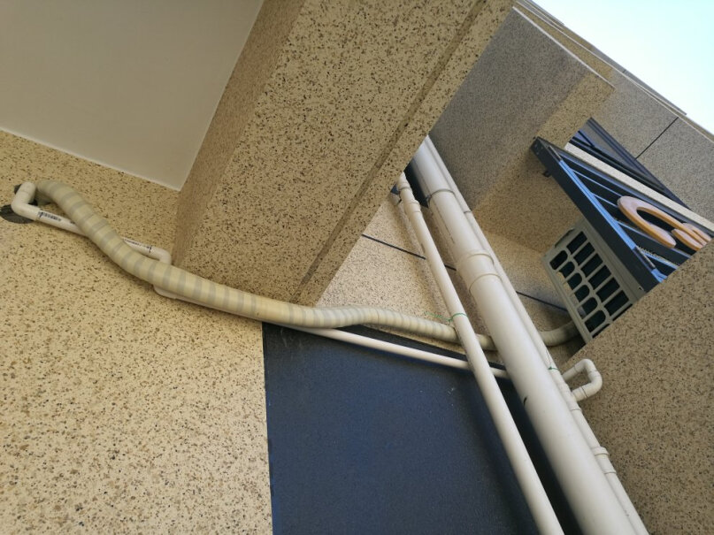 奥克斯中央空调风管机2P一拖一嵌入式维修麻烦不 是不是要拆整个吊顶？