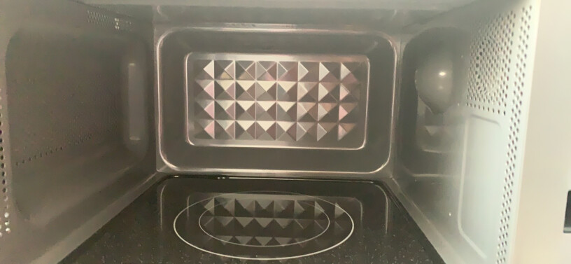 美的快捷家用微波炉平板加热可以烧烤和能放不锈钢盆进去加热？