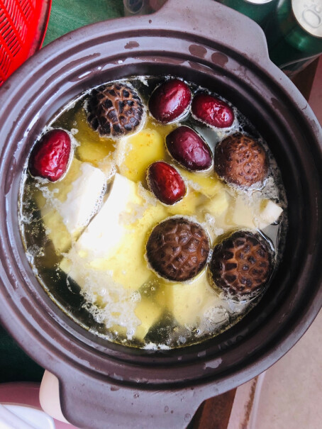 苏泊尔电炖锅家用煲汤锅煮粥神器砂锅炖盅全自动陶瓷养生炖锅用一次费几度电？