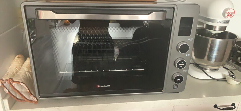 海氏电烤箱75升家用商用专业烘焙多功能大容量大家的烤箱加热的时候发热管会发红吗？
