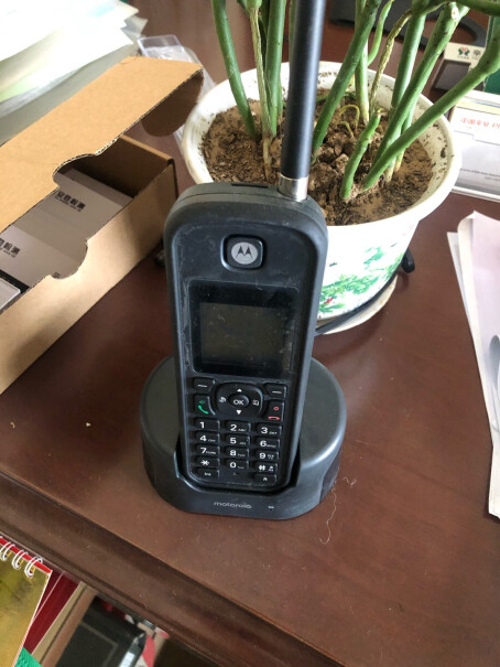 摩托罗拉Motorola远距离数字无绳电话机无线座机这是无线电话，还是要连线了？