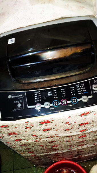 小天鹅9公斤这款洗衣机，洗的时候感觉有点洗不动，洗衣服时转动不大。