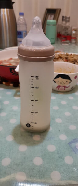 贝亲Pigeon硅胶玻璃奶瓶婴儿仿母乳新生儿宽口径240ml请问我买个240ML的奶瓶可以用S的奶嘴吗？