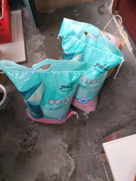 怡亲猫砂膨润土猫砂10kg猫沙20斤除臭去味低粉尘十公斤这个猫砂和pidancat膨润土猫砂哪个好用？一直购买pidancat家的感觉不错，这个用着怎么样？
