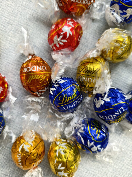 瑞士莲Lindt软心精选巧克力分享装600g2024买的日期是什么时候的？