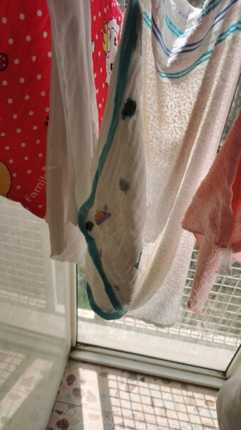 洁丽雅A类纯棉6层纱布口水巾婴儿小毛巾方巾5条装这款跟全棉时代比哪个好？