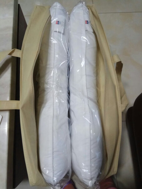 富安娜家纺圣之花枕头芯颈椎枕草本枕芯这个枕头有多高，软吗，我想买低一点的，软一点的。谢谢！