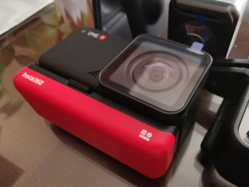 Insta360 ONE R (双镜头礼盒)华为P20的手机无法和相机连接是吗？