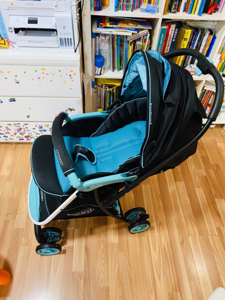 美国GRACO葛莱婴儿推车可座可平躺请问是正品吗？新生儿可以使用吗？