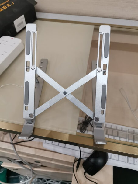 极川6档支撑-超便携笔记本支架X6电脑吹热风那会不会把铁支架烫热，铁支架又反过来烫坏电脑啊？