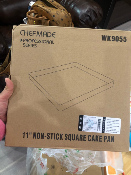 学厨蛋糕模具烤盘这个25寸的烤箱能放吗？