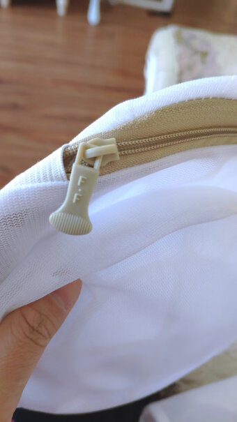 芳草地洗衣袋4件套装最大的袋子可以装下真丝被套或床单吗？
