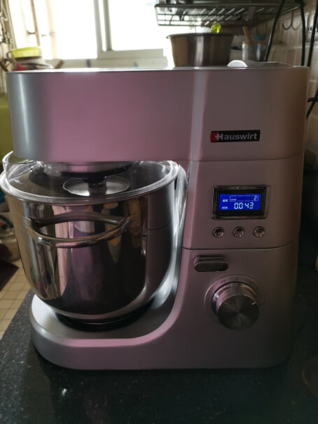 海氏厨师机多功能和面机料理机打蛋器HM770升级款请问掉黑粉和漏油吗？