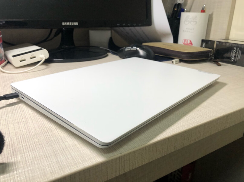 联想LenovoIdeaPad14s2020你们有没有用两插脚的充电器的。用的是什么品牌？会漏电吗？