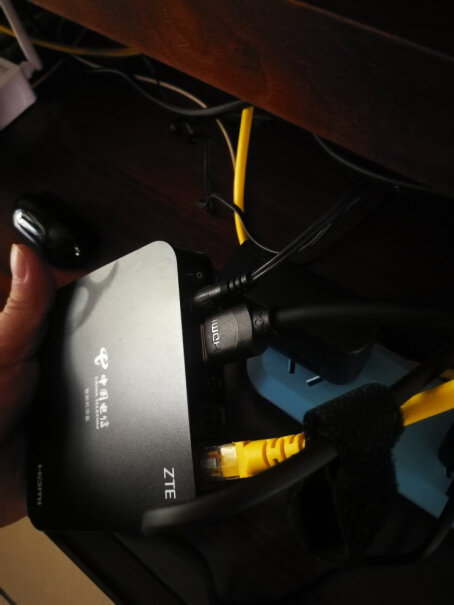 山泽(SAMZHE) HDMI数据线 20米插上没信号 客服也不回话 插上需要设置什么嘛？