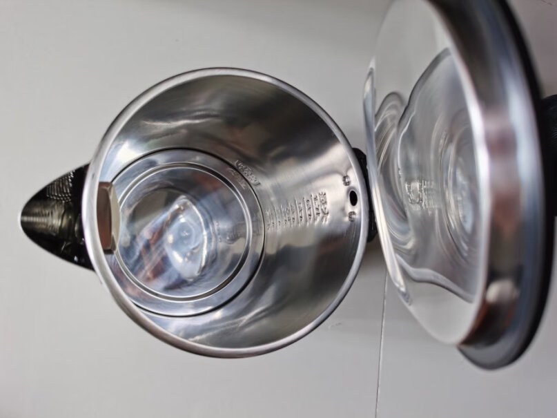 飞利浦电热水壶304不锈钢这两款水壶有什么区别？