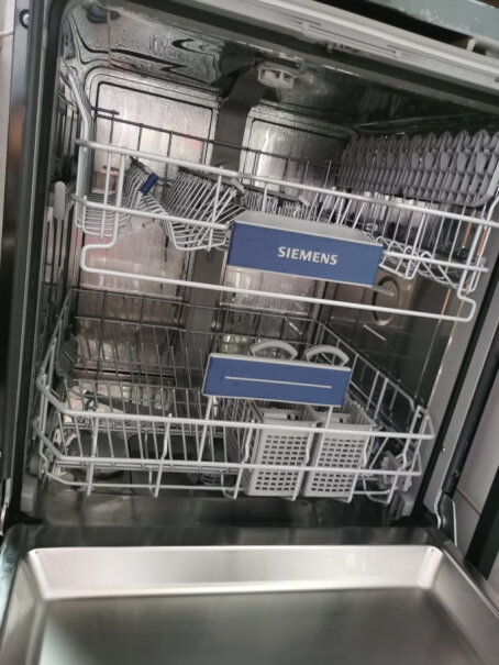 西门子大容量家用全自动智能洗锅这个洗碗机洗完之后能自动开门去湿气嘛？