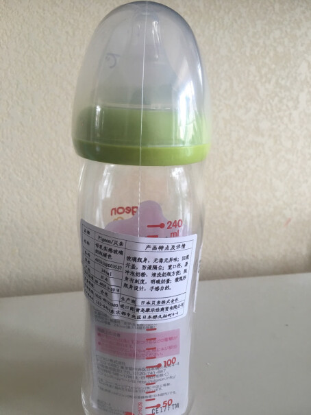 贝亲Pigeon硅胶玻璃奶瓶婴儿仿母乳新生儿宽口径240ml这款没有手柄，会不会烫手啊！