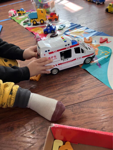 宝乐星儿童玩具仿真模型车声光故事可开门救护车消防车男孩玩具生日礼物入手评测到底要不要买？良心评测点评！