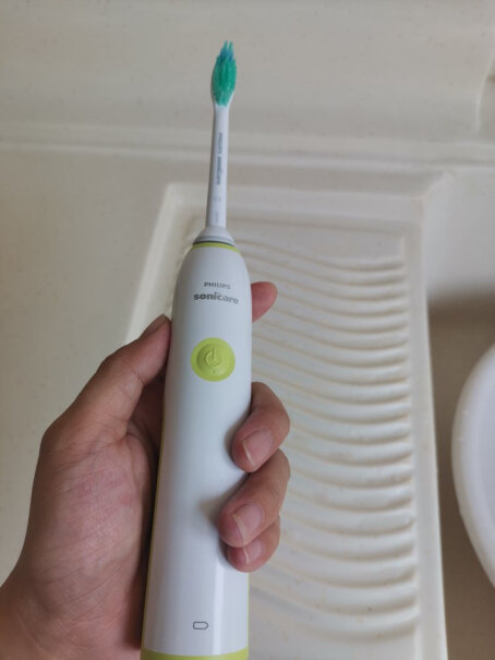 飞利浦PHILIPS电动牙刷第一次充电要充多久？