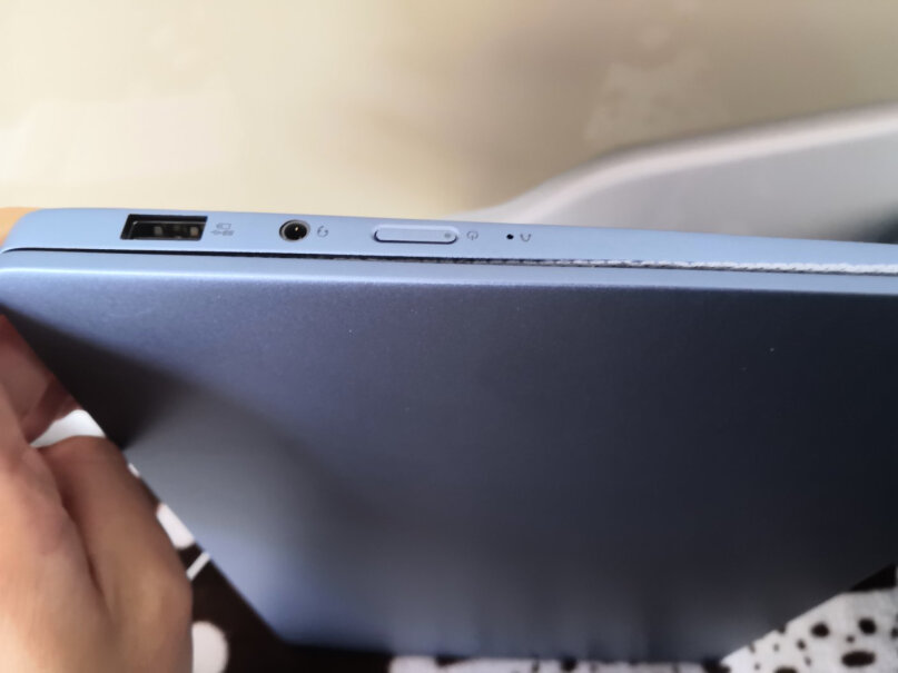 联想LenovoIdeaPad14s2020大家的屏幕反光还是雾面屏呢？