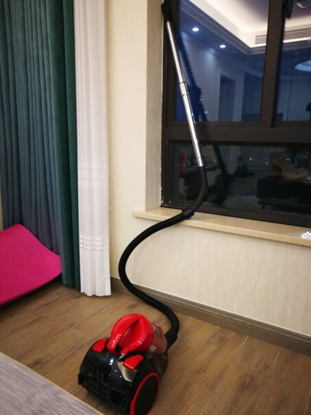 海尔吸尘器家用卧室这个吸尘器好用吗？吸力大吗？续航能力强吗？？发热吗？