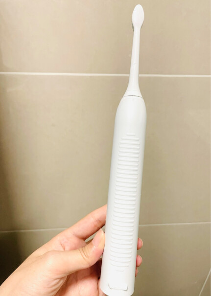 飞利浦sonicare电动牙刷礼盒这个和小米的哪个好点？