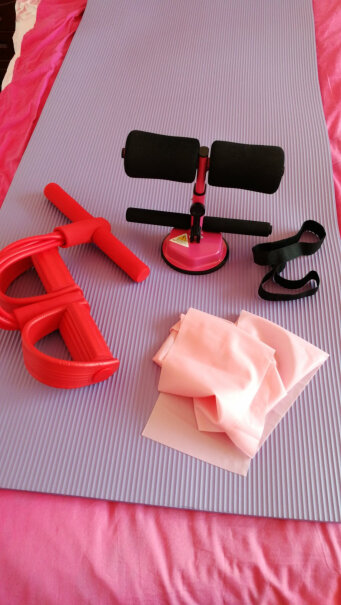 ADKING瑜伽垫仰卧起坐器拉力器套装你好，这个四样产品吗？