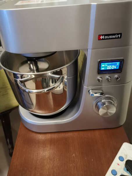 海氏厨师机多功能和面机料理机打蛋器HM770升级款揉面的声音大吗？