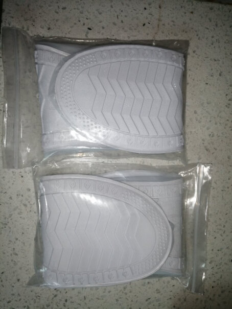 博沃尼克防水雨鞋套男女加厚底雨鞋鞋套防滑雨靴套白色40的要买多大的，质量如何。