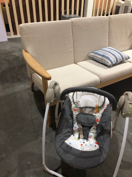 儿童摇椅优呗婴儿电动摇摇椅新生儿安抚摇椅使用感受大揭秘！冰箱评测质量怎么样！