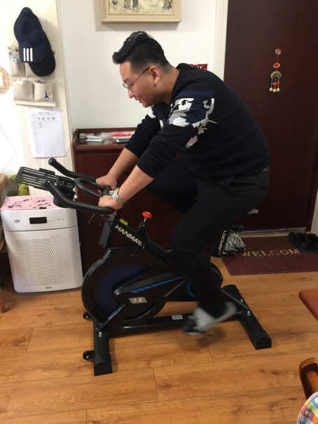 汗马家用动感单车静音运动减肥器材健身车室内脚踏车为什么骑吧不会动的？