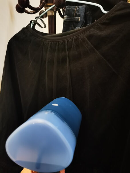 飞利浦手持挂烫机家用蒸汽电熨斗小型便携式熨烫机质量怎么，用起来安全不，冬天厚衣服使用效果怎么样？