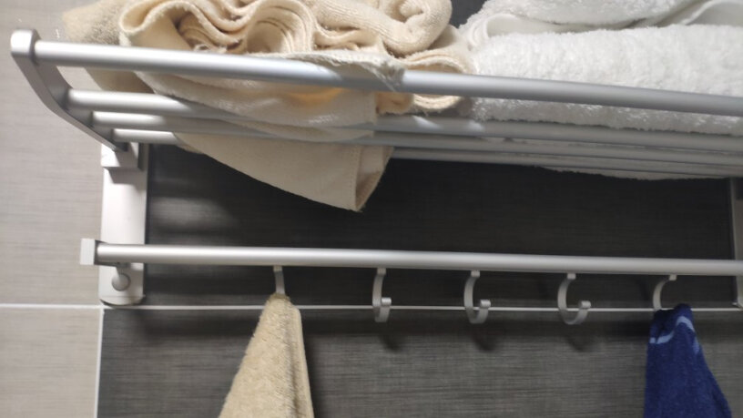 洁比世浴巾架里面少两个关键的螺丝，客服没有人，怎么办？