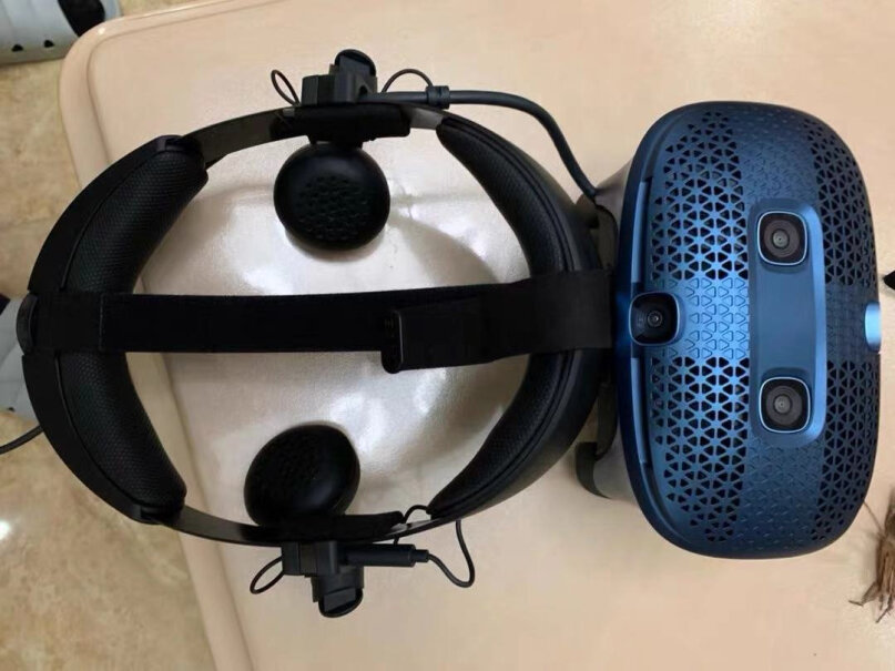 VR眼镜HTC VIVE COSMOS ELITE VR眼镜入手使用1个月感受揭露,只选对的不选贵的？