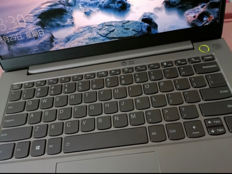 联想ThinkBook14这个键盘和带小红点的手感一样吗？