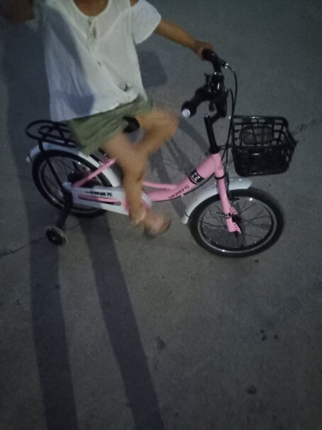 卡琦熊儿童自行车带辅助轮老板 三岁的小女孩 要买多少寸的？