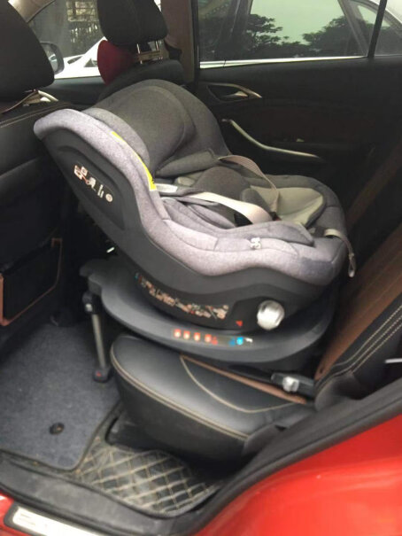 宝贝第一宝宝汽车儿童安全座椅约0-4岁满月的宝宝可以坐吗？