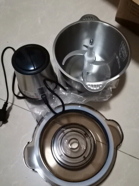 苏泊尔绞肉机家用电动不锈钢机身多能料理机是不是发热就休息的那种？