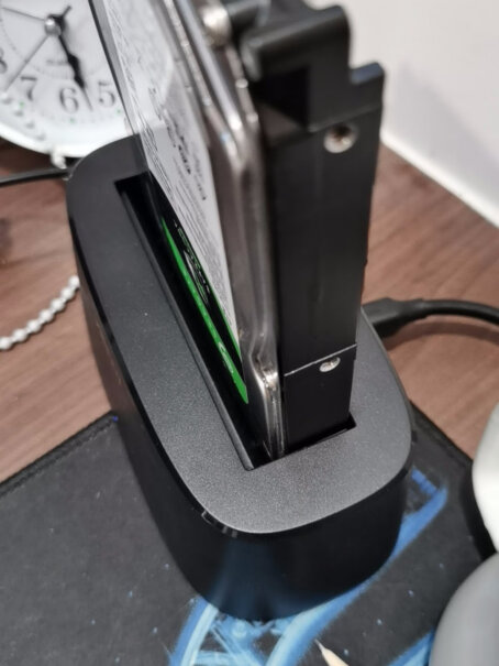 硬盘盒绿联笔记本硬盘托架 9.5mm SATA 2.5英寸SSD支架质量靠谱吗,测评大揭秘？