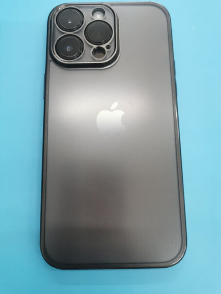 图拉斯iphone14promax手机壳苹果14promax保护套半透明磨砂超薄防摔磁吸充电男女款拿在手里壳滑吗？