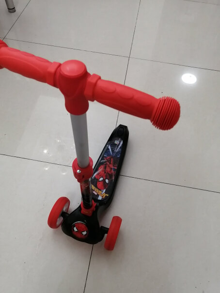 儿童滑板车迪士尼漫威儿童滑板车玩具车摇摆车脚踏车闪光可折叠升降3-6岁评测结果不看后悔,评测分析哪款更好？