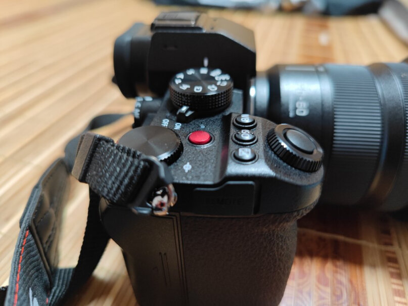 松下S5C微单相机取景器的规格是二百多万像素，实际效果怎么样？