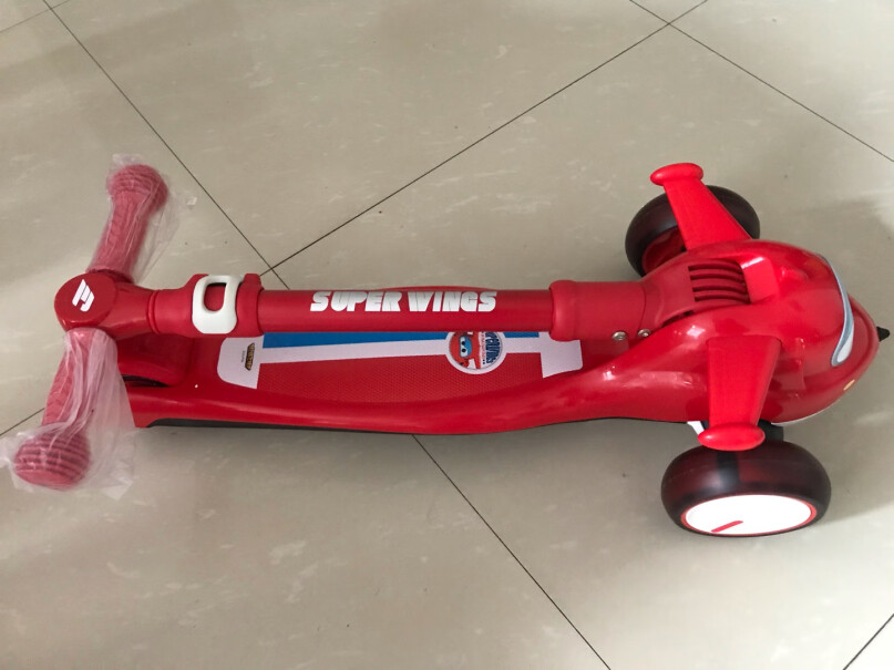 超级飞侠儿童滑板车2-6-14岁5CM闪光宽轮乐迪MAX版的车头容不容易撞碎？