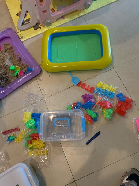 培培乐太空玩具沙魔力沙沙子的颜色有几种？