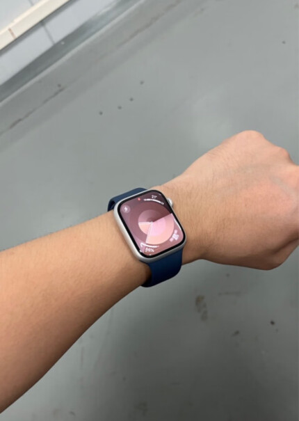 Apple Watch S9 智能手表GPS款星光色想问s9是必须升级ios17吗？，最新的16.7可以吗？