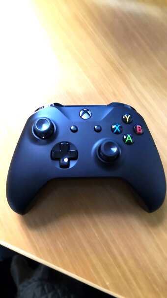 微软Xbox无线控制器磨砂黑+Win10适用的无线适配器弱弱的问问各位大佬，按键声音会很大吗？