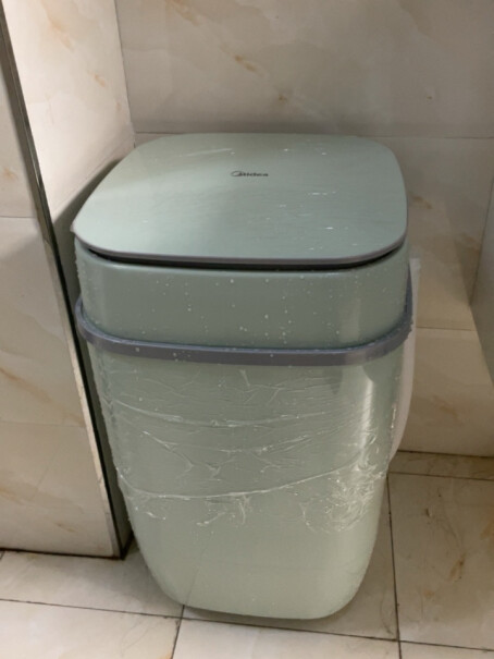 美的3公斤半自动洗鞋机360°全方位清洁需要像洗衣机一样固定上下水吗？