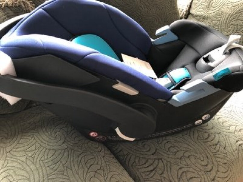 提篮式cybex德国婴儿提篮Aton安全座椅0-18个月对比哪款性价比更高,应该注意哪些方面细节！