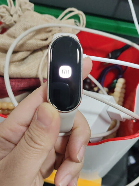 小米手环8 150种运动模式 血氧心率睡眠监测连接苹果手机会经常断蓝牙吗？